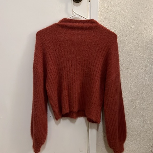 Prima Warm Red Crop Sweater - Picture 3 of 3